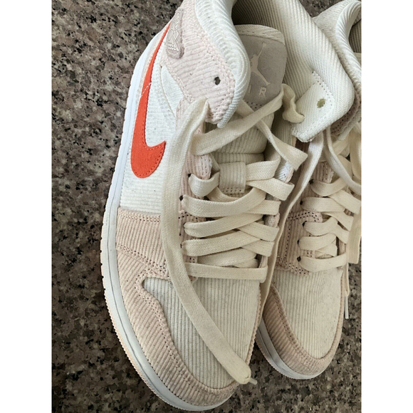 Nike Air Jordan 1 Mid SE Corduroy DA8009-108 Women Size 8.5 - Picture 3 of 12